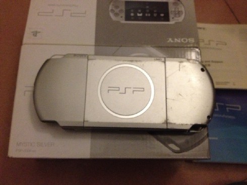 �����۰� PSP3000 ,������KINZU���Ӻ�8135������