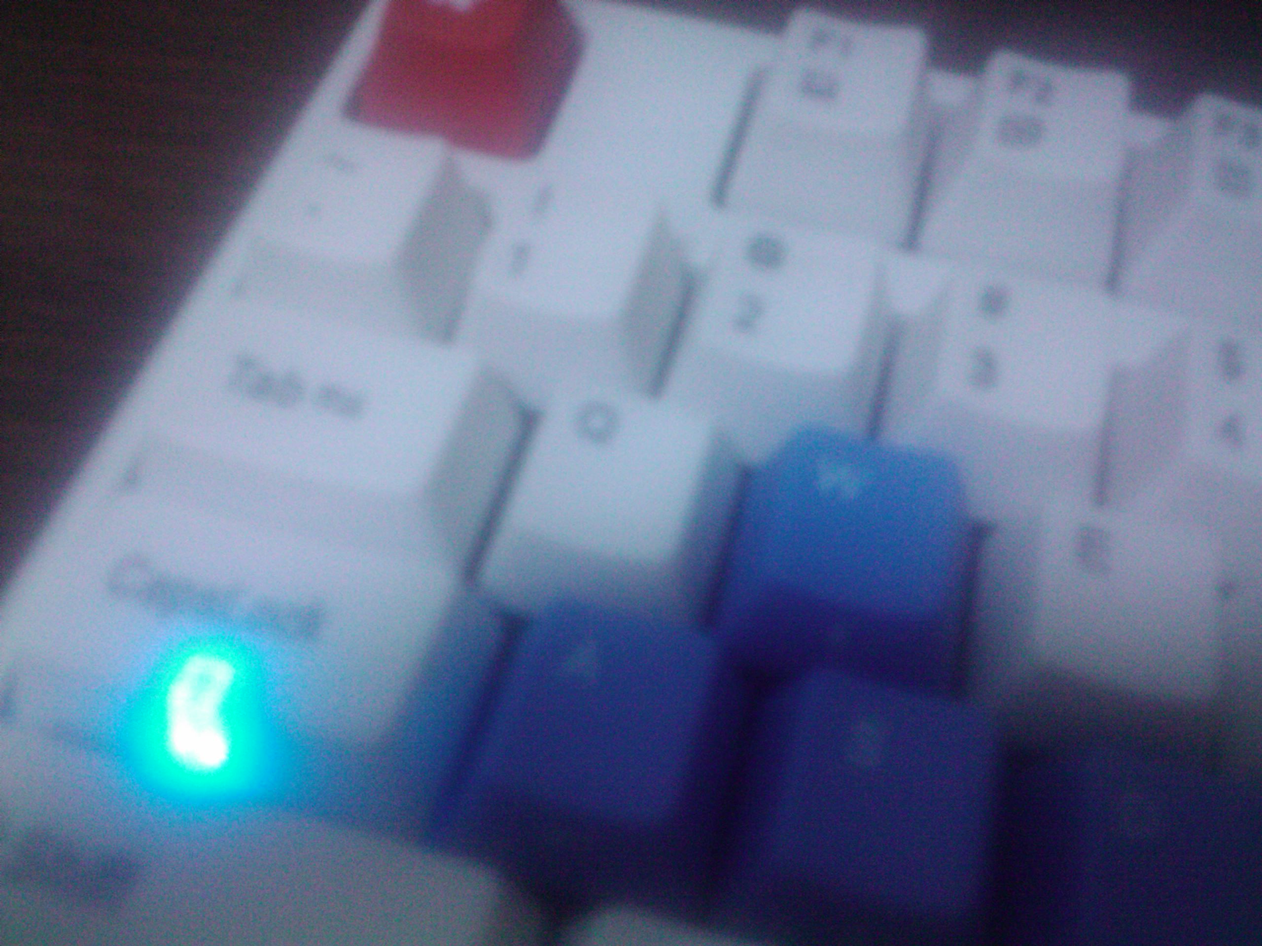 ������ɫ95�����ϵ�V2   ������ ��V1���Ӵ���  ��TOUCH4  ���� 87�ײ� �ȵ�