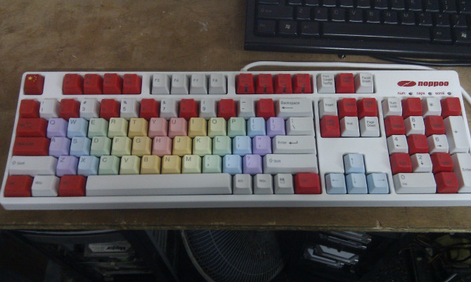 ת���ɿ���104���̣���ɫ�����ིʺ��ñ��Zowie104��ñ���죩
