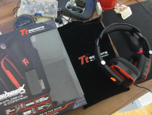 ����������һ��TT ESPORTS SHOCE ONE����1�� USB����