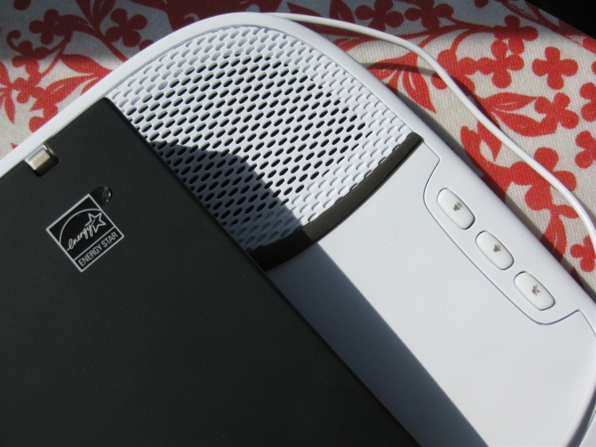 ��ů�����˸���ı���ɢ�Ȱɡ�Logitech Speaker Lapdesk N550.��������