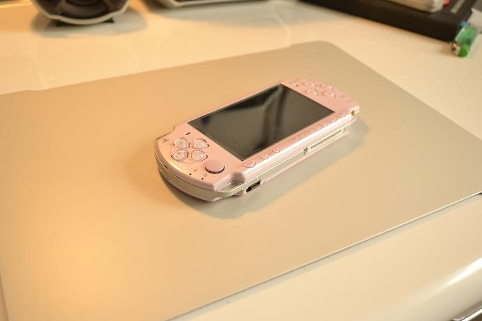 �� PSP2000  V3  ����� ��ɫ��9.5����600Ԫ��˳��