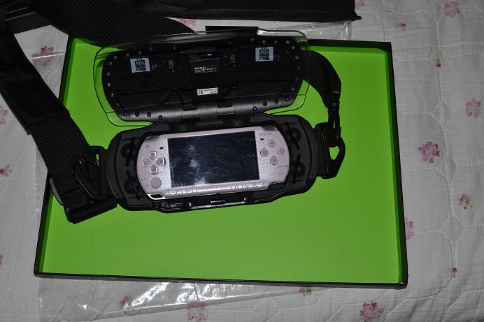 �� PSP2000  V3  ����� ��ɫ��9.5����600Ԫ��˳��