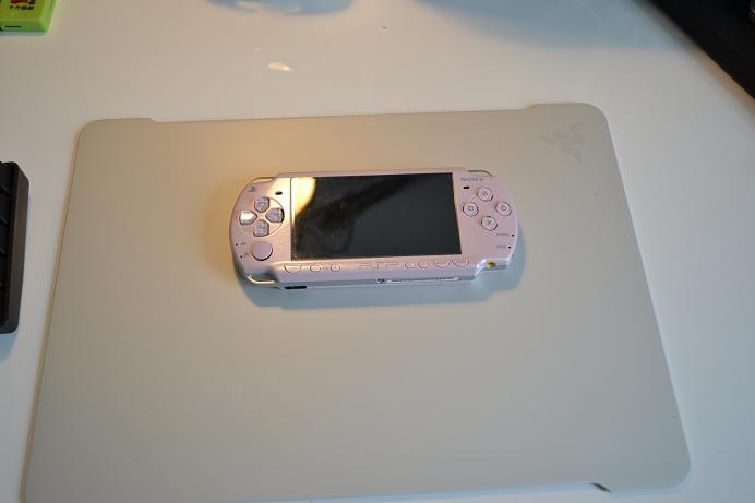 �� PSP2000  V3  ����� ��ɫ��9.5����600Ԫ��˳��