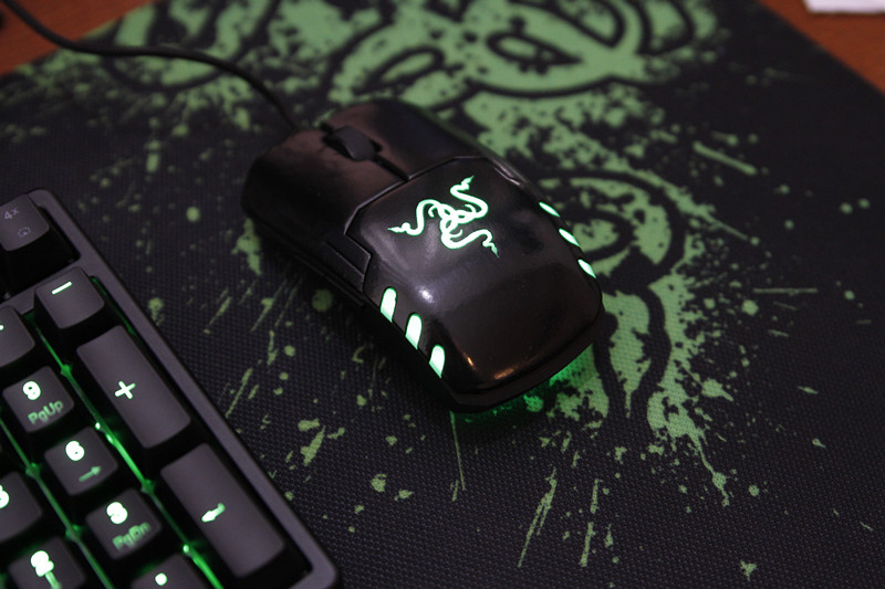 Razer����껹�Ǵ��д���logo���̶�ɫ�Ĺ������! ��������ɫ��͸��