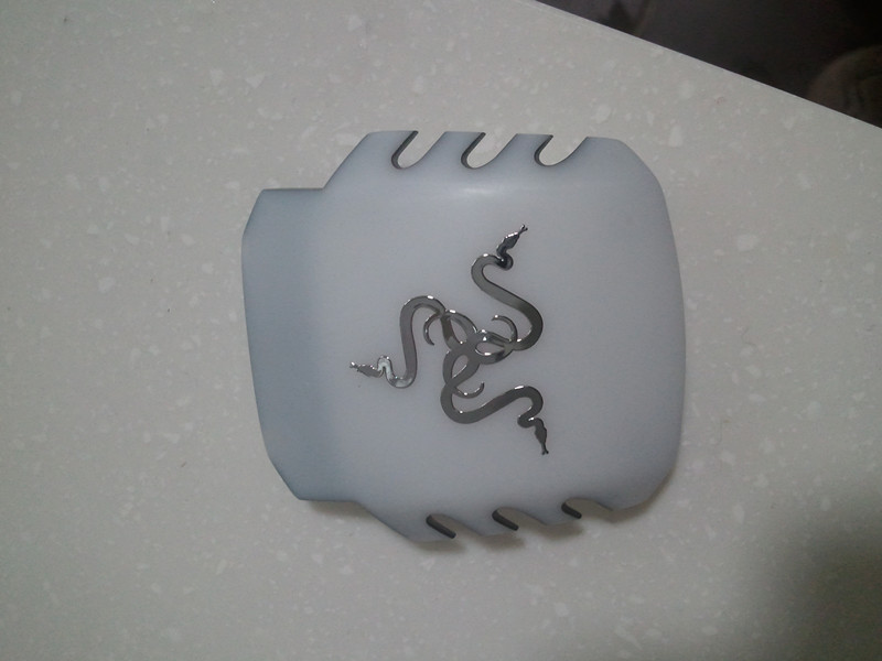 Razer����껹�Ǵ��д���logo���̶�ɫ�Ĺ������! ��������ɫ��͸��