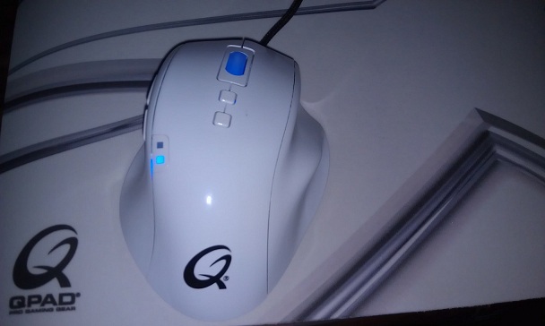һ����qpad�а׺�+qpad om75