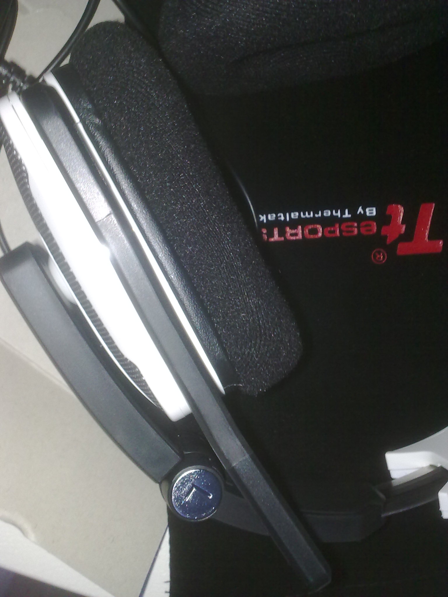 Tt eSPORTS SHOCK(����) �羺ר��ͷ��ʽ����(��)