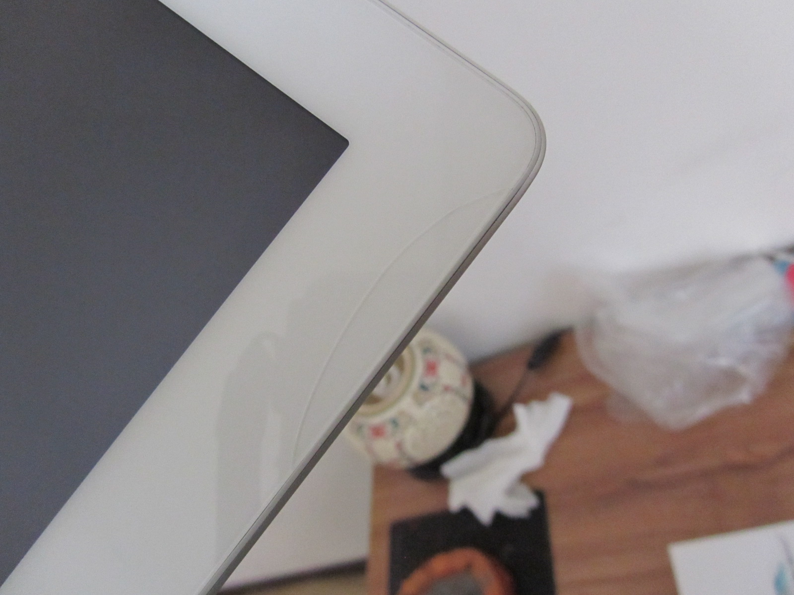 �ѳ��۸��Ե�����������ת�����õİ�ɫipad2 16G wifi
