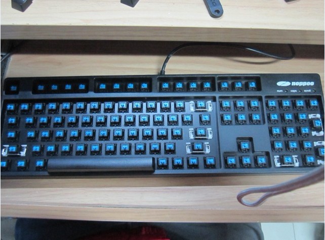 ����NOPPOO104��ɫ��+QCKTYLOO