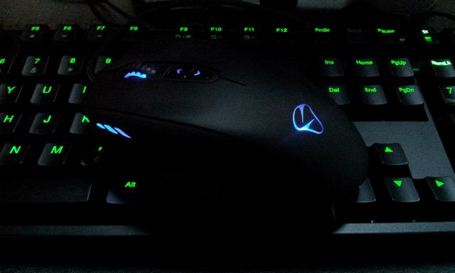 ������������̳2��������ӣ�Mionix Naos 5000���֣�СС����+��������ͼ�����࣡