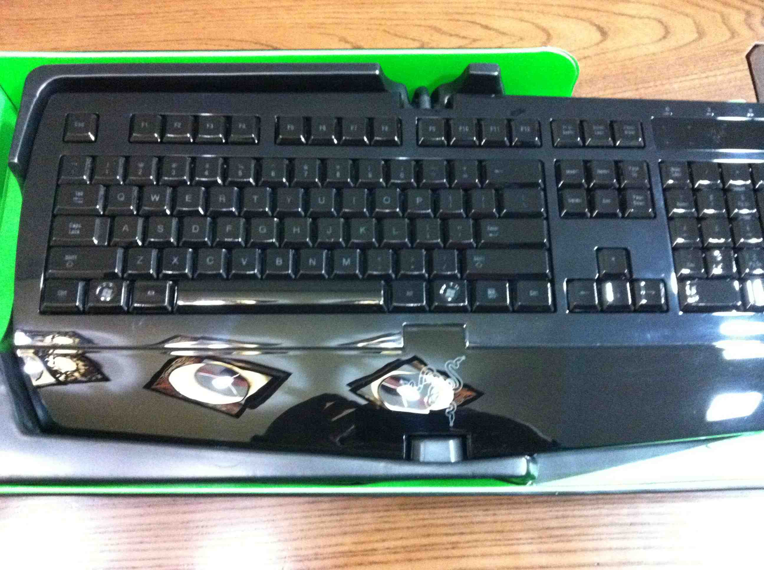 �����ݡ���Razer  �ڸ����뾵��� ������Ϸ����