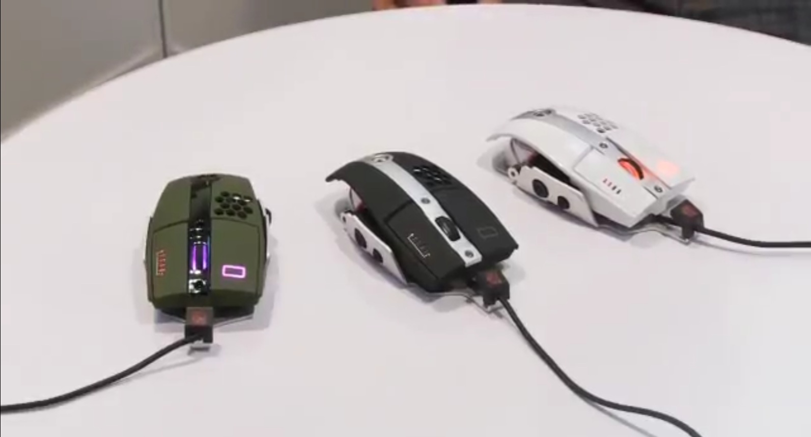 [CeBIT 2012] TT Level 10 M Mouse �r�񹫲���������ʾ