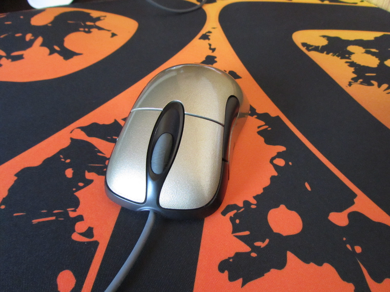 ������ZOWIE io 1.1 ���Ľ� 8�� 240Ԫ�� �����Ķ��ﶥ��