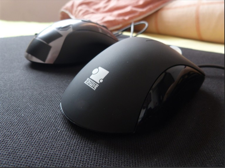 �����ۡ������е�����   EC2  �ڶ���9��ɫ��