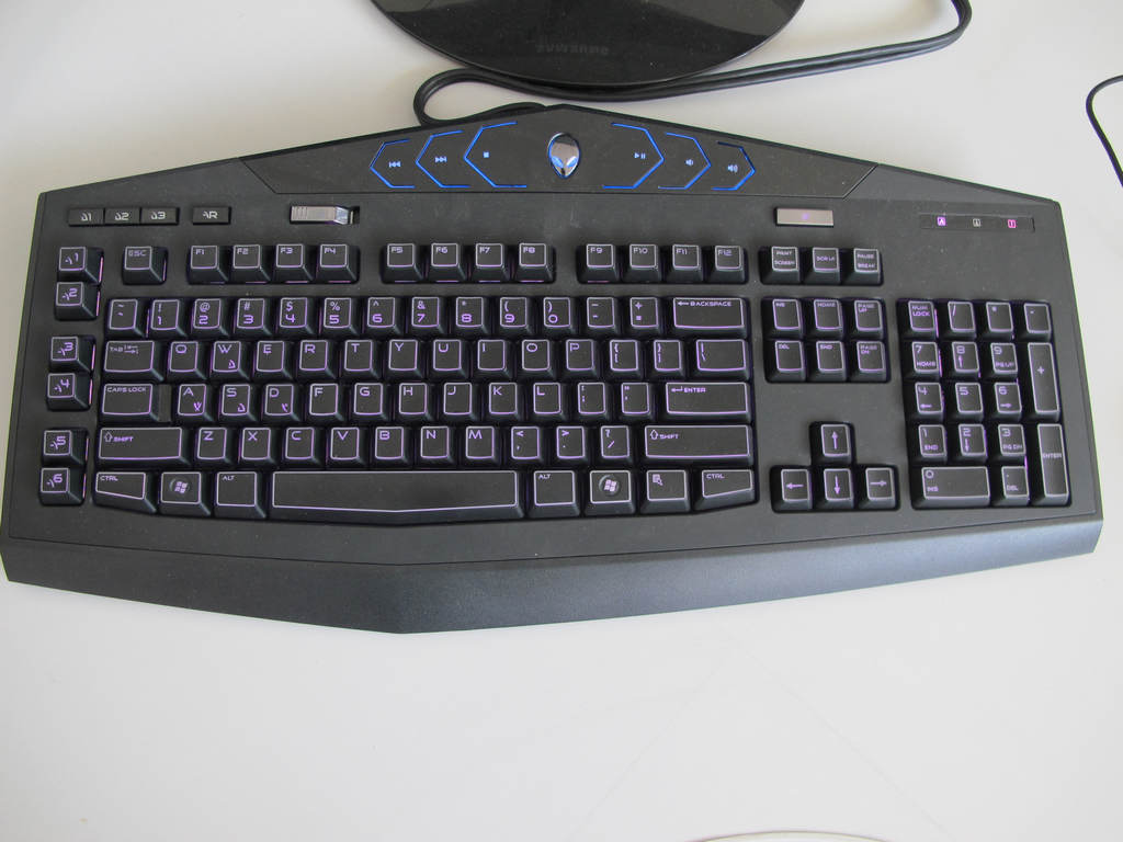 [7P] ������Alienware TactX�ӵ������Ա�