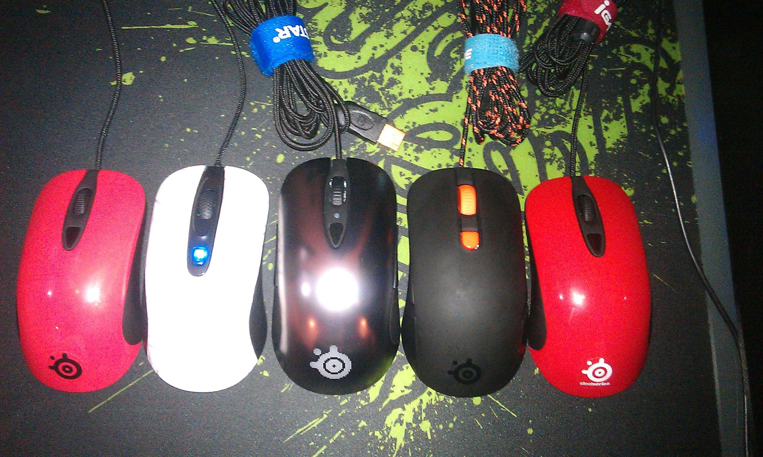 ���˼����GX1-F���Լ���KANA KINZU V2�����±Ƚϡ�