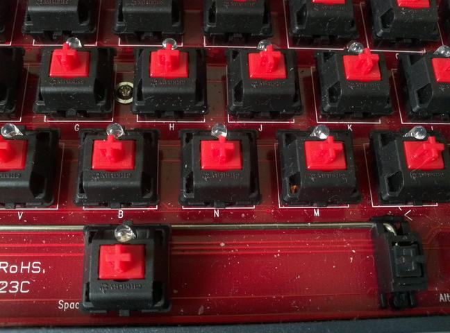 �������£����ҵ�RACE������ң������ֽ���һ���£����·��ְ���