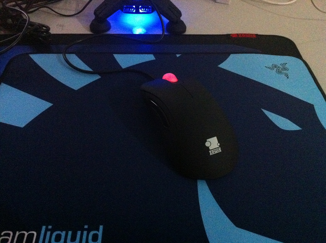 Razer TeamLiquid��װ�׳����浽�֣���ͼ���ĵ�