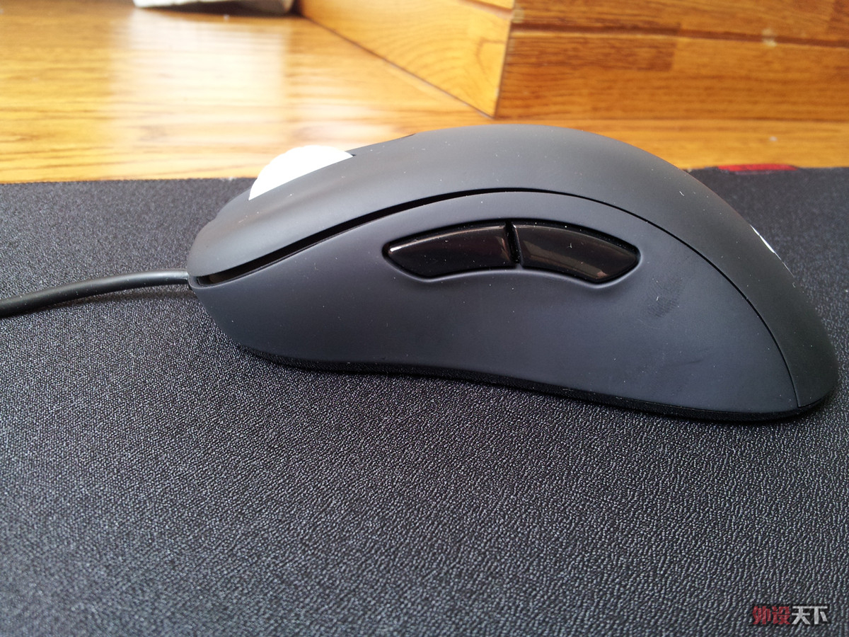 �﹦��Բ����� ��Zowie EC1 eVo�� �����ĵ�  ���ŶԱ�ͼ ��ףĸ���ǽ��տ��֡�