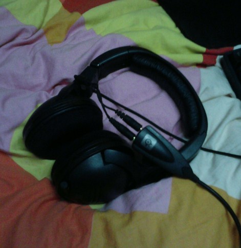 7H������