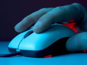 ֱ������֮�� ������logitech M525����ƫ��ԭ����