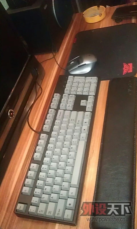 �յ��ҵĻ�ɫ��ñ, �о�ԭ���߶Ȼ��Ǻ������