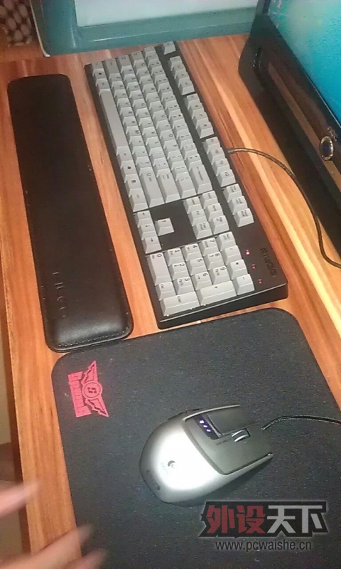 �յ��ҵĻ�ɫ��ñ, �о�ԭ���߶Ȼ��Ǻ������