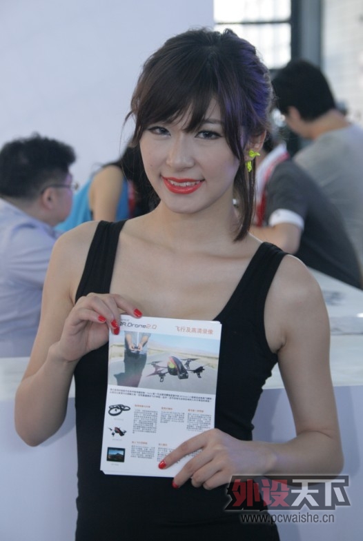 ������2012�й���Ϸ�ڵ�һ�죬һЩshowgirl����Ƭ�������Ϻ�����ҿɿ�����ͼ����