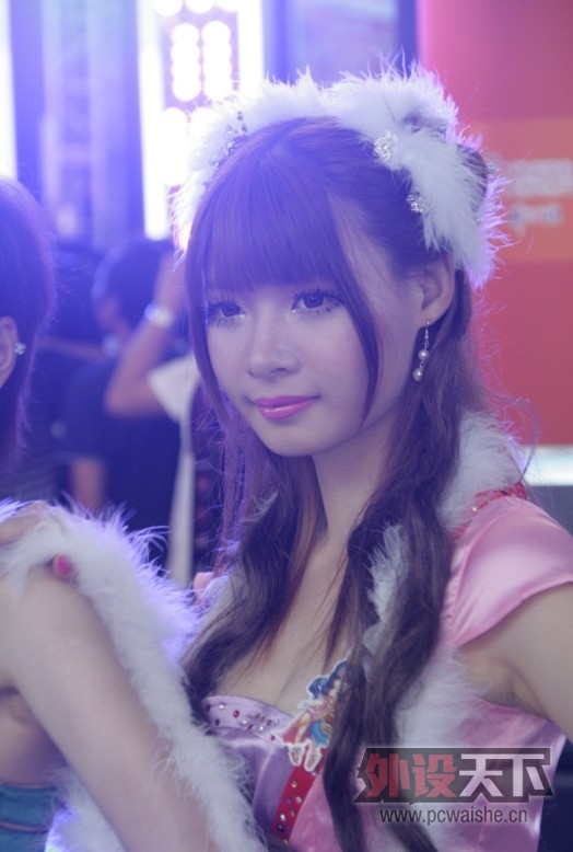 ������2012�й���Ϸ�ڵ�һ�죬һЩshowgirl����Ƭ�������Ϻ�����ҿɿ�����ͼ����