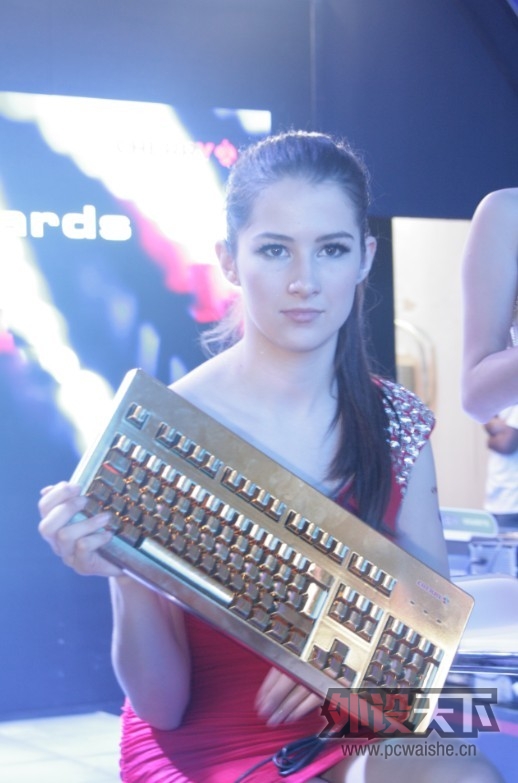 ������2012�й���Ϸ�ڵ�һ�죬һЩshowgirl����Ƭ�������Ϻ�����ҿɿ�����ͼ����