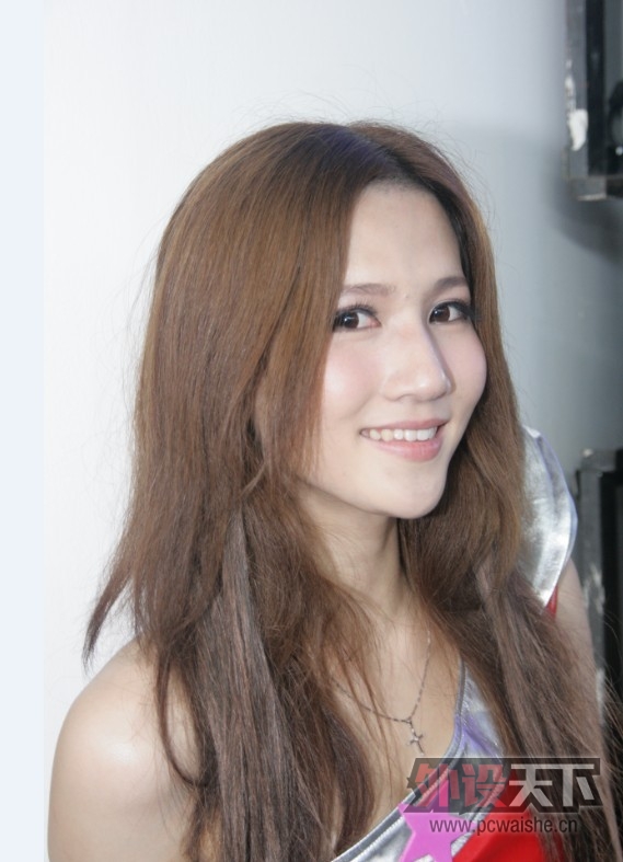 ������2012�й���Ϸ�ڵ�һ�죬һЩshowgirl����Ƭ�������Ϻ�����ҿɿ�����ͼ����