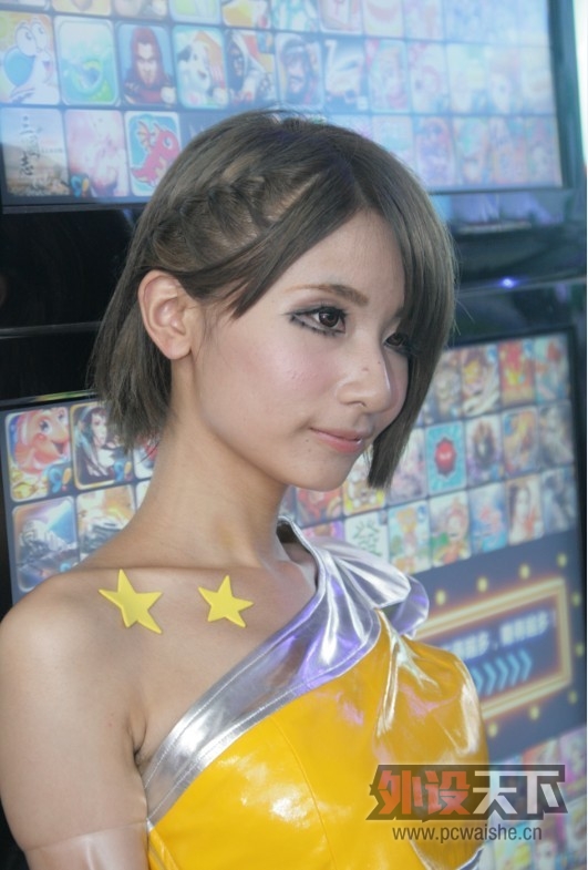 ������2012�й���Ϸ�ڵ�һ�죬һЩshowgirl����Ƭ�������Ϻ�����ҿɿ�����ͼ����