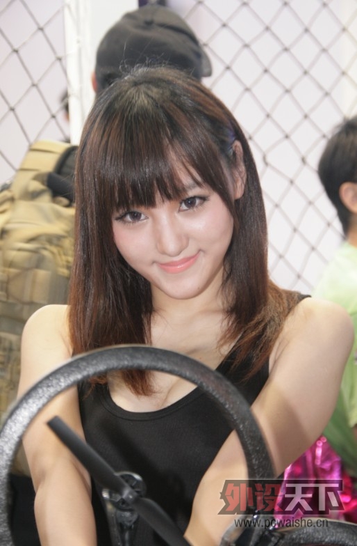 ������2012�й���Ϸ�ڵ�һ�죬һЩshowgirl����Ƭ�������Ϻ�����ҿɿ�����ͼ����