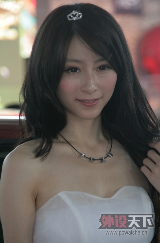 ������2012�й���Ϸ�ڵ�һ�죬һЩshowgirl����Ƭ�������Ϻ�����ҿɿ�����ͼ����