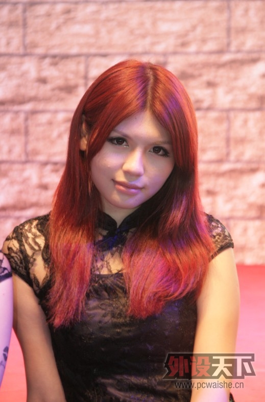 ������2012�й���Ϸ�ڵ�һ�죬һЩshowgirl����Ƭ�������Ϻ�����ҿɿ�����ͼ����