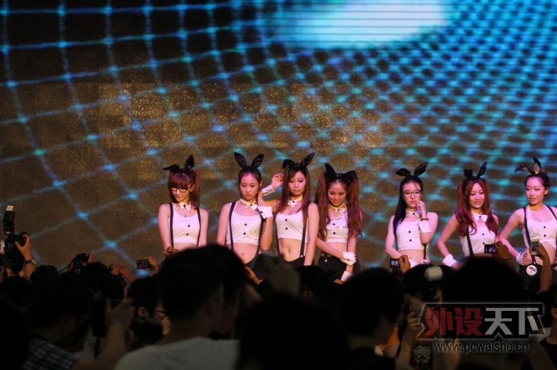 ChinaJoy2012 ��ֽ��Ϯ������~~~LZ��ʾ���Ժ��ᣬ���е㶶..������ҲΪ��������...