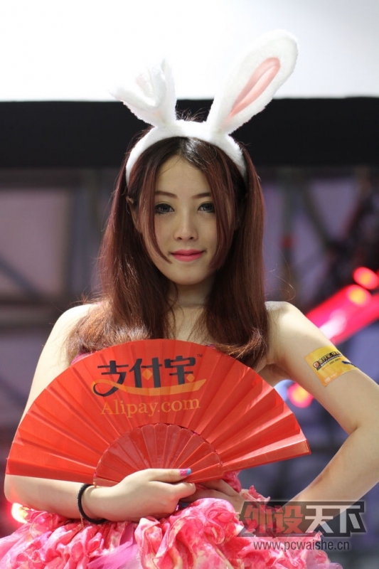 ChinaJoy2012 ��ֽ��Ϯ������~~~LZ��ʾ���Ժ��ᣬ���е㶶..������ҲΪ��������...