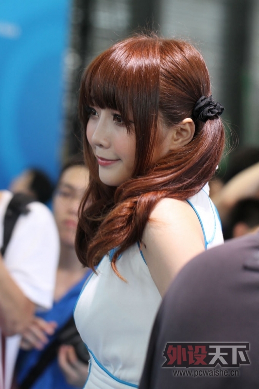 ChinaJoy2012 ��ֽ��Ϯ������~~~LZ��ʾ���Ժ��ᣬ���е㶶..������ҲΪ��������...