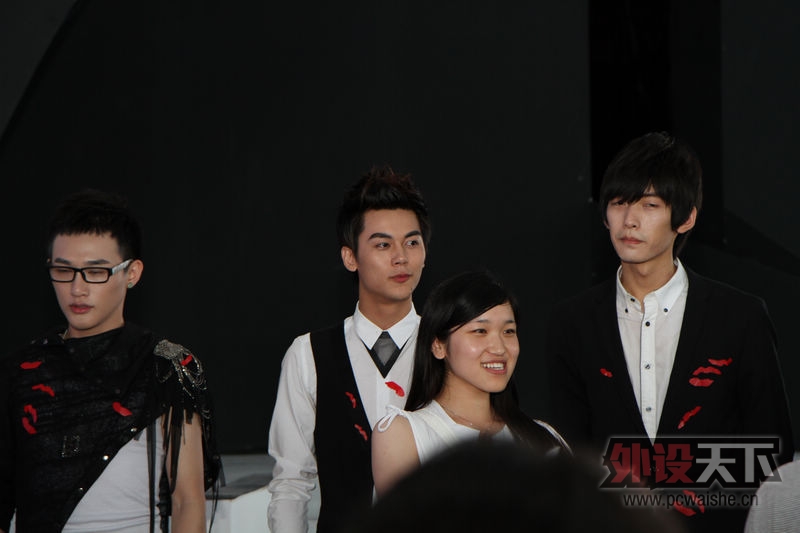 ChinaJoy������Ϯ�ڶ���...ԭ������ͼƬ̫�࣬���Էֳɼ������ˣ����յ�~~~
