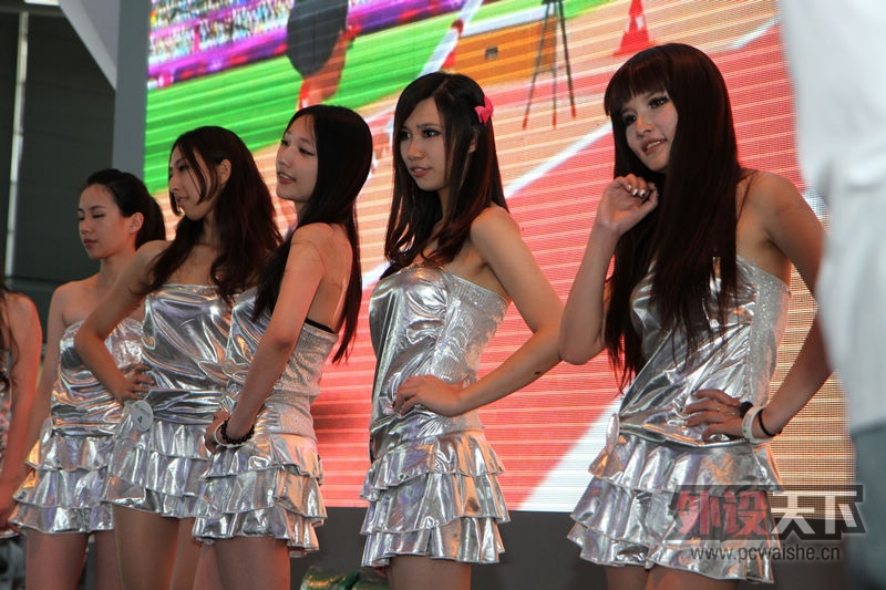 ChinaJoy������Ϯ�ڶ���...ԭ������ͼƬ̫�࣬���Էֳɼ������ˣ����յ�~~~