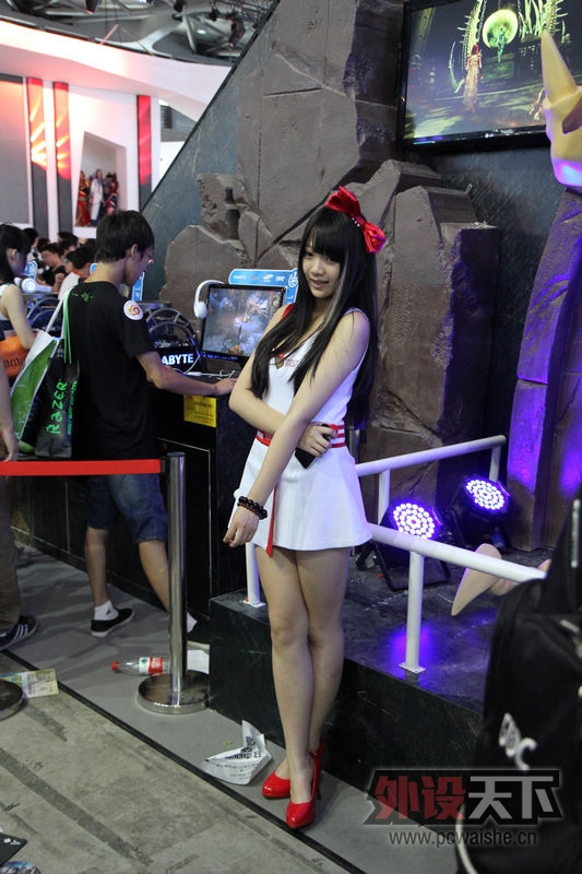 ChinaJoy������Ϯ�ڶ���...ԭ������ͼƬ̫�࣬���Էֳɼ������ˣ����յ�~~~