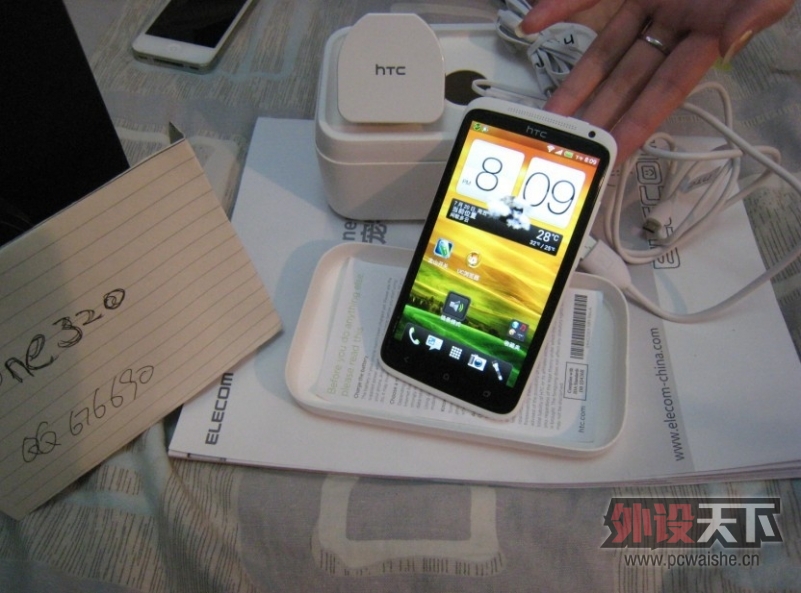 [����ʵ���]ħ��¼��ʦ+�����Onex�ֻ��ԱȰ���9300�������ĵ�