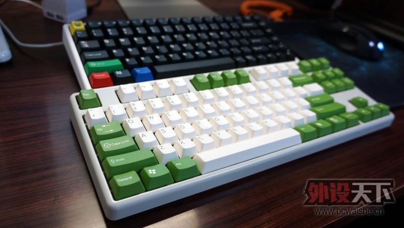 ��ɫ�ȳ���Ϯ~����һ��~~GH�Ź���ñ~