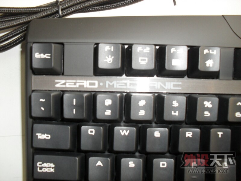 е籩PLU ZERO 87 ȫУٵһľʣ PLUе籩ٴ