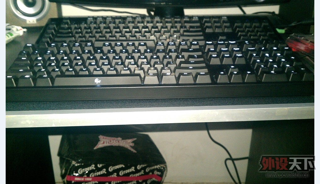 ����������DUCKY 9008 shining ��ɫ�׹������� 9�� 700Ԫ