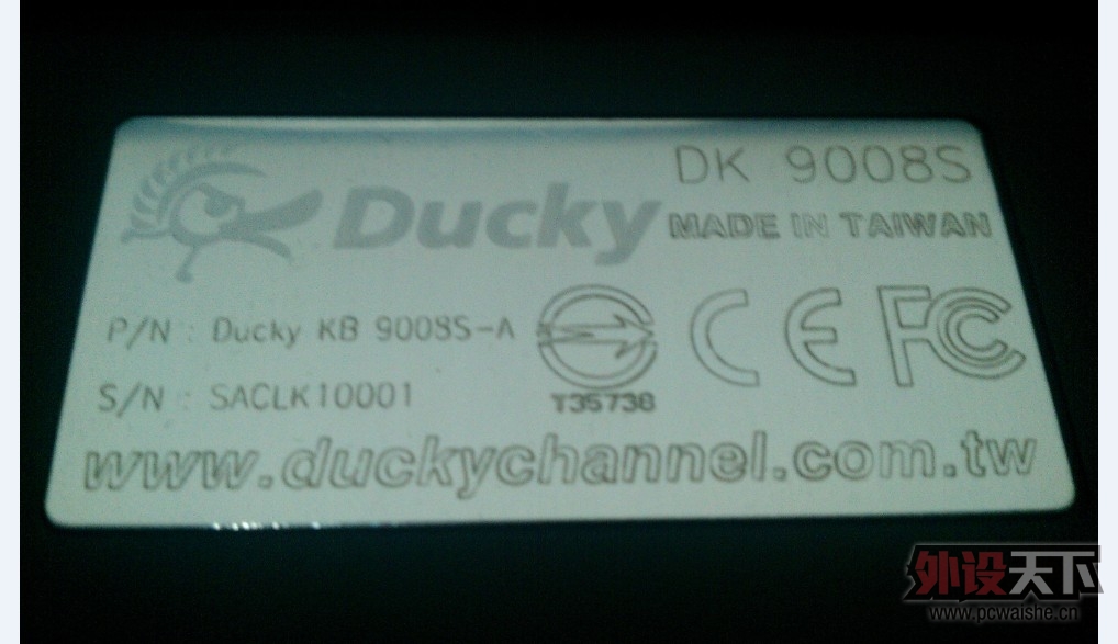 ����������DUCKY 9008 shining ��ɫ�׹������� 9�� 700Ԫ