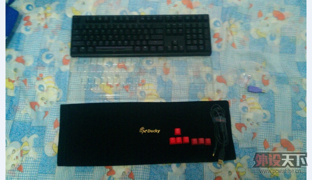 ����������DUCKY 9008 shining ��ɫ�׹������� 9�� 700Ԫ