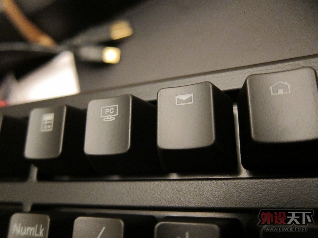 Ducky 9008 shining2 
