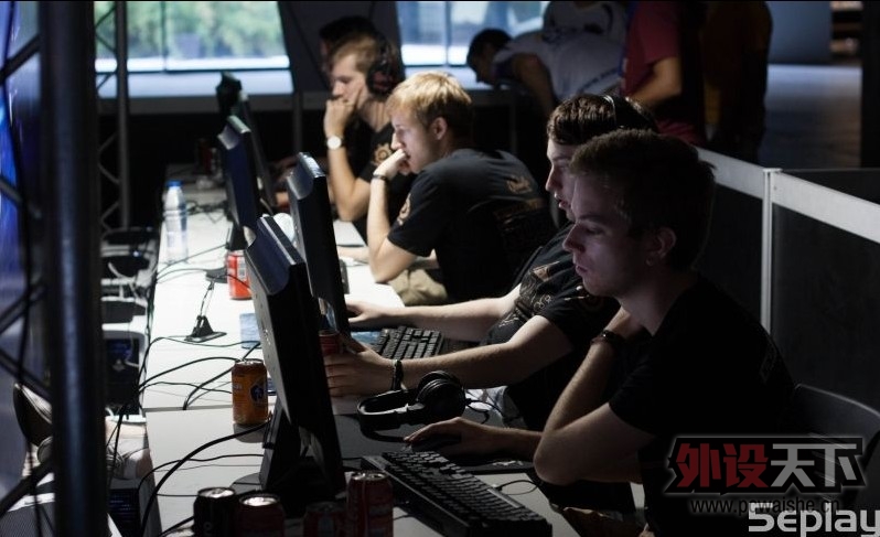 ���ֵ���һЩ��äĿ׷�ǵ�ʱ�̡�DreamHack2012��������վ NIP��ѡ��װ��һ��